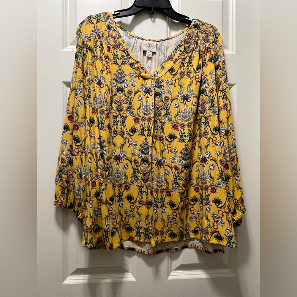 GUC St. John’s Bay floral top. Size 0X.